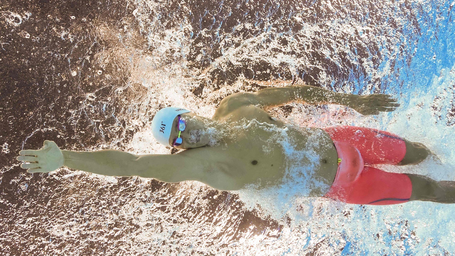 “青训营地配备专业心理辅导，关注少年身心健康”，青训营介绍